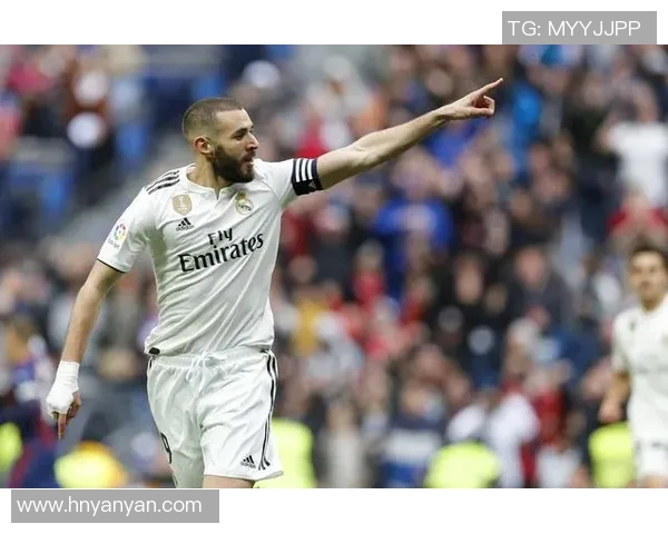 西甲皇马与巴黎圣日耳曼精彩对决直播全程回顾与分析